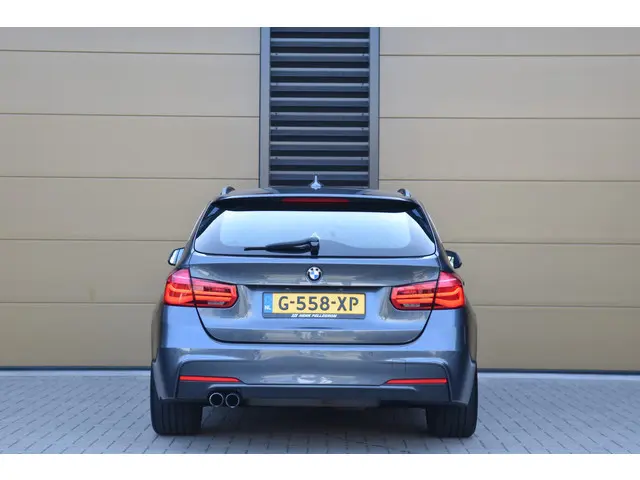 BMW 3 Serie Touring 320i High Executive 2017 Benzine 7