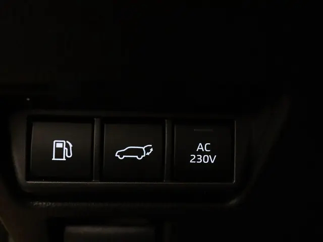 Toyota Prius 2.0 Plug-in Executive 2024 Hybride Benzine 23