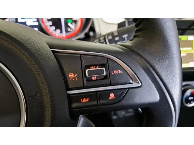 Suzuki Swift 1.2 Style Smart Hybrid 2023 Benzine 19