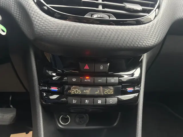 Peugeot 208 1.2 PureTech Allure 2017 Benzine 17