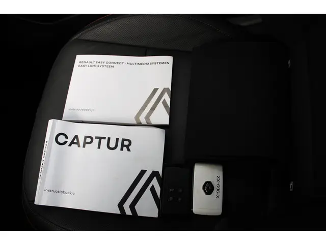 Renault Captur 1.3 mild hybrid 160 iconic 2024 Benzine 33