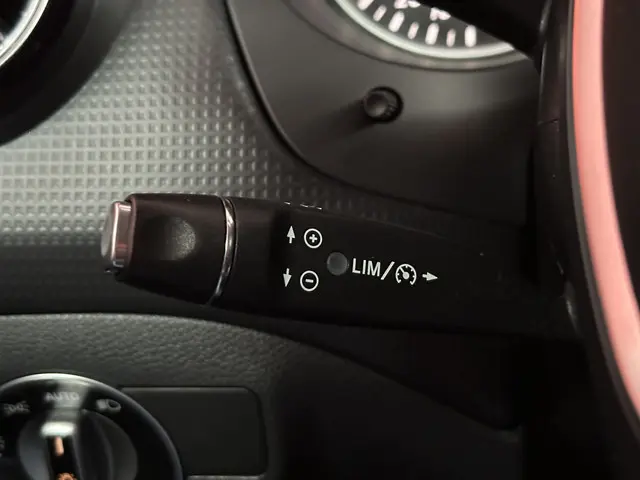 Mercedes-Benz A-Klasse 180 2014 Benzine 29