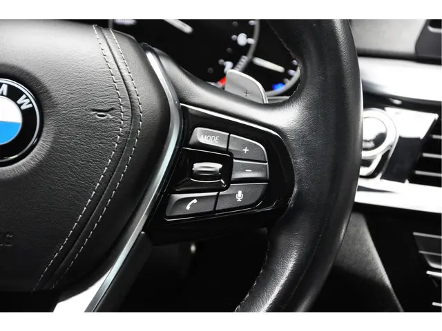 BMW 5 Serie 530i 2018 Benzine 16