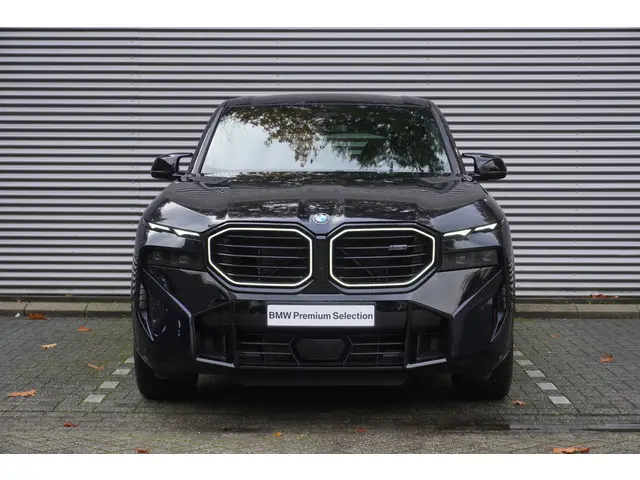 BMW XM 50e 2025 Hybride Benzine 2