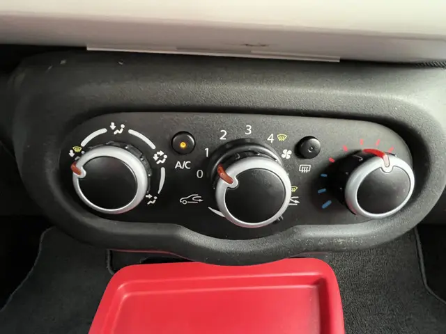 Renault Twingo SCe Collection 2017 Benzine 17