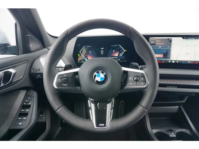 BMW 1 Serie 5-deurs 120 2025 Benzine 12