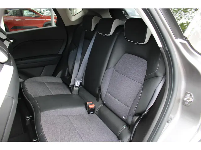 Renault Captur 1.0 TCe 90 techno 2023 Benzine 19