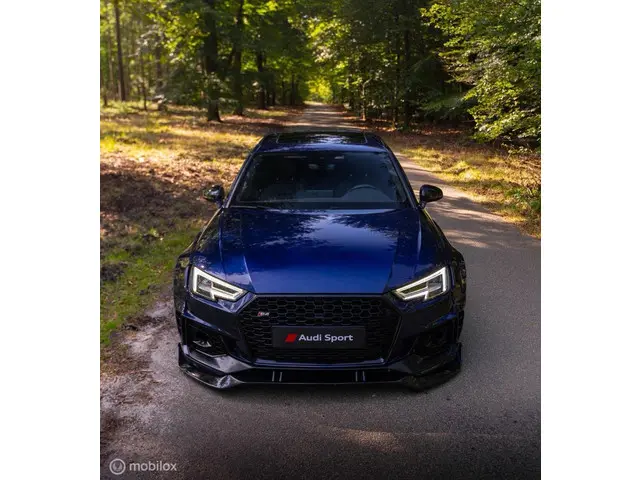 Audi S4 2