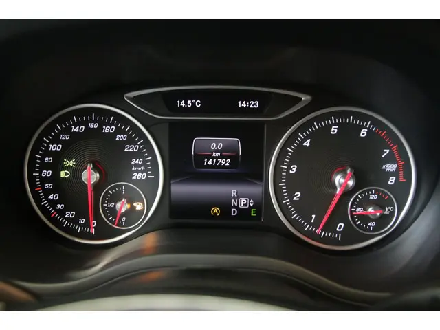 Mercedes-Benz B-Klasse 180 NAP/origineel NL 2015 Benzine 7