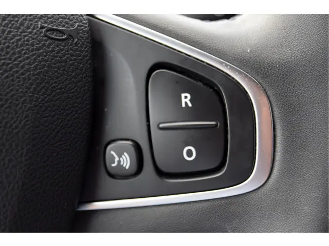 Renault Clio 0.9 TCe Limited 2018 Benzine 32