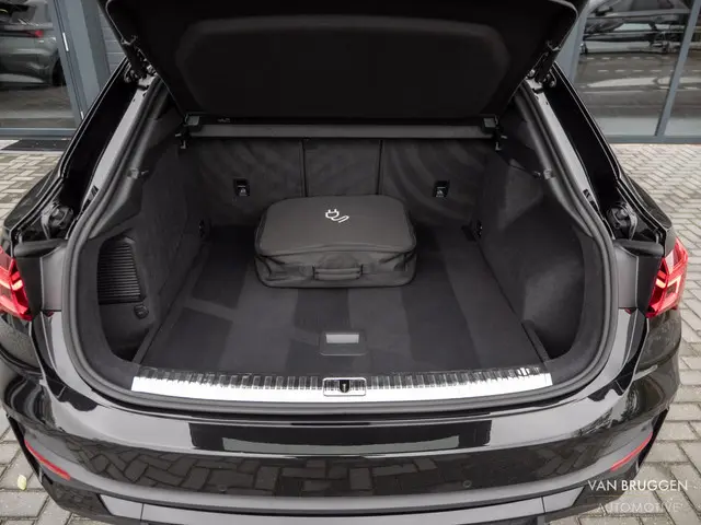 Audi Q3 Sportback 45 TFSI e S-Line 2022 Hybride Benzine 9