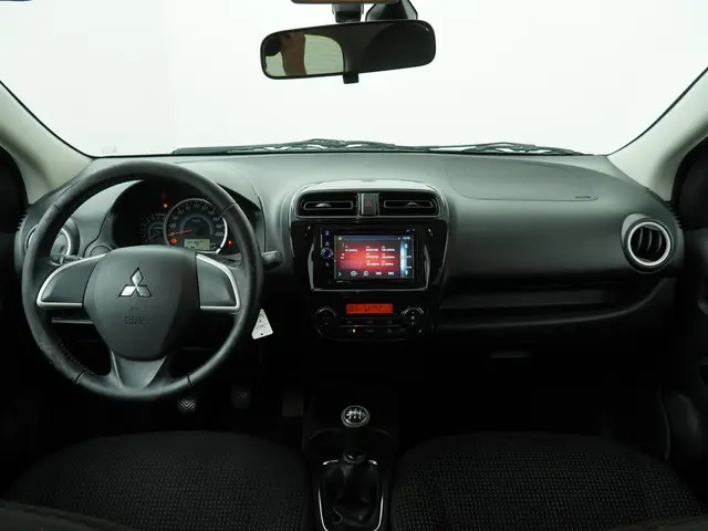 Mitsubishi Space Star 1.0 Bright 2016 Benzine 12