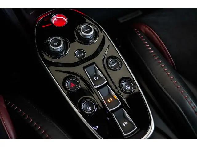 McLaren GT 4.0 V8|Lift|MSO|B&W|Dealer|Pano| 2021 Benzine 20