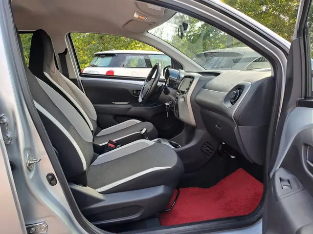 Toyota Aygo 1.0 VVT-i x-play 2016 Benzine 29