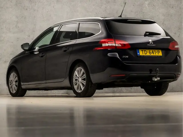 Peugeot 308 SW 1.2 PureTech Sport 2018 Benzine 3