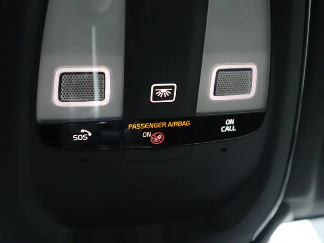 Volvo XC60 2.0 B4 R-Design 2022 Benzine 27