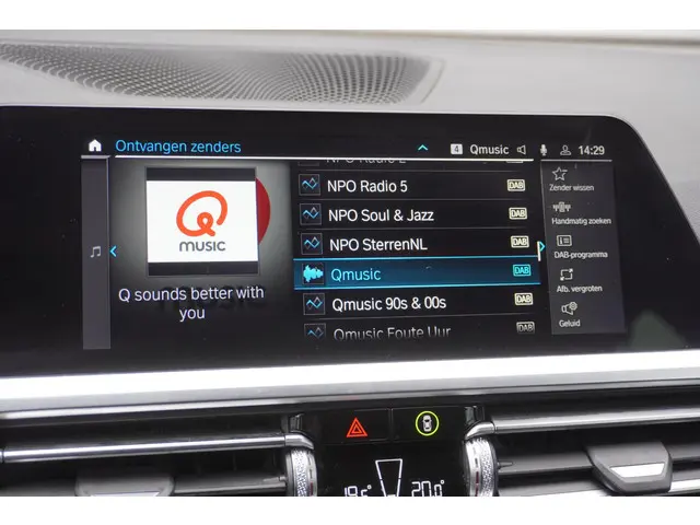 BMW 3 Serie Touring 330e 2021 Hybride Benzine 28