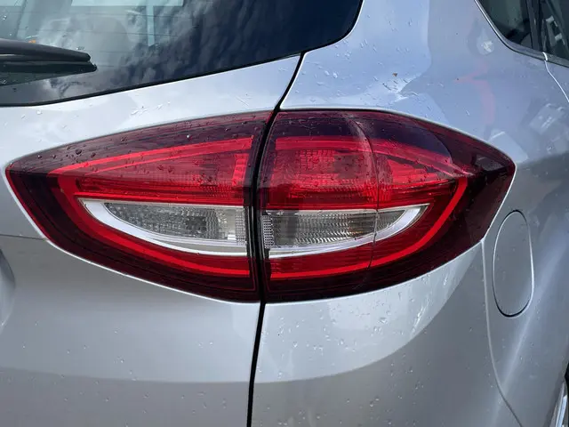 Ford C-MAX 1.0 Titanium 2019 Benzine 8