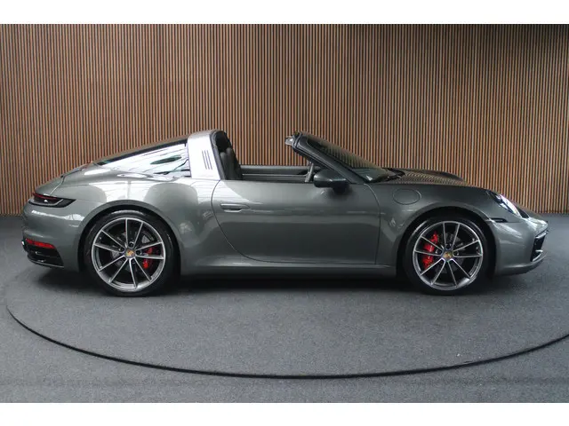 Porsche 911 3.0 4 Targa 2022 Benzine 9