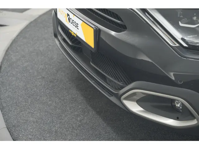 Citroën C4 Puretech 130 EAT8 Shine 2020 Benzine 16