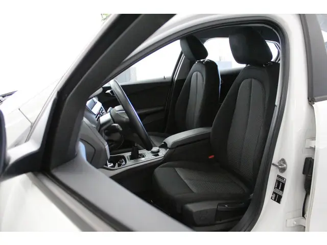 BMW 1 Serie 116d Business Edition 2022 Diesel 8