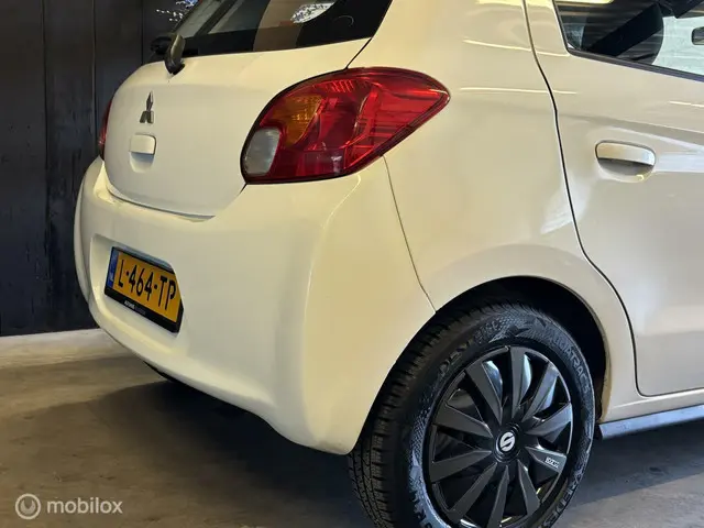 Mitsubishi Space Star 1.0 Entry 2015 Benzine 16