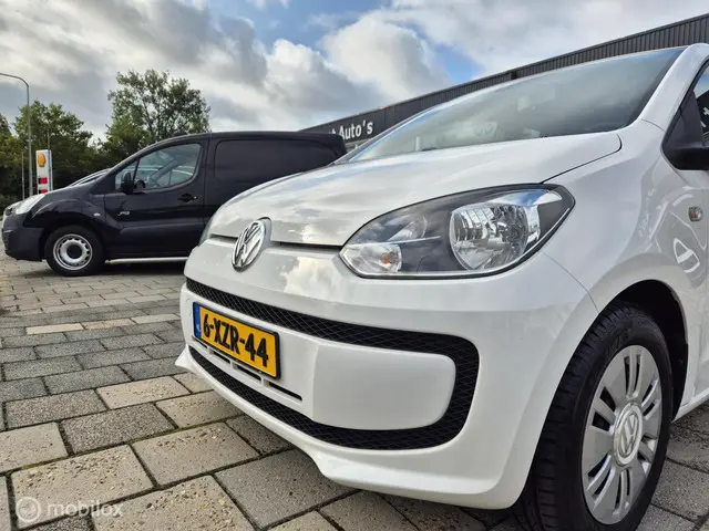 Volkswagen up! 1.0 move up! BlueMotion 2014 Benzine 31