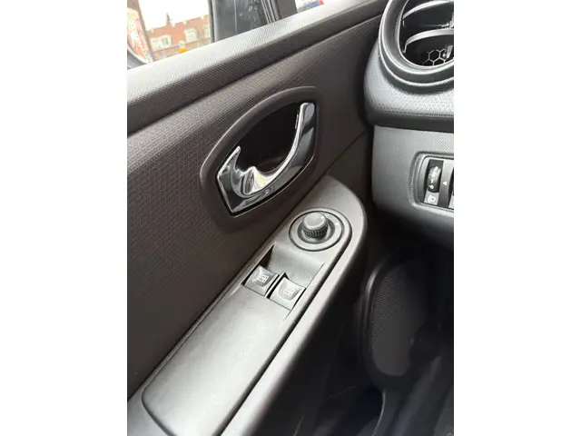 Renault Clio 0.9 TCe Authentique 2014 Benzine 11