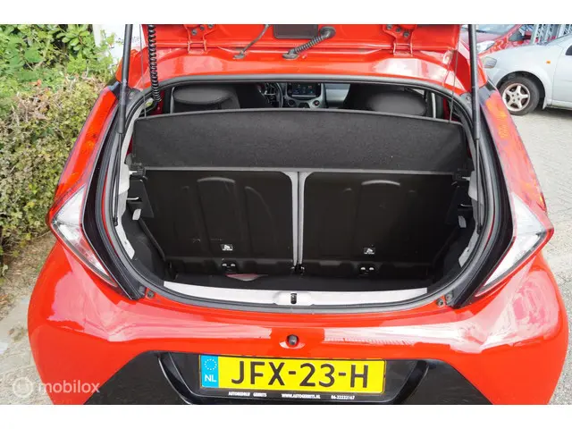 Toyota Aygo 1.0 VVT-i x-joy 2020 Benzine 12