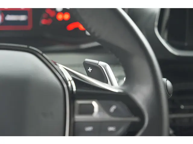 Peugeot 2008 PureTech 130 EAT8 Allure Pack 2021 Benzine 35