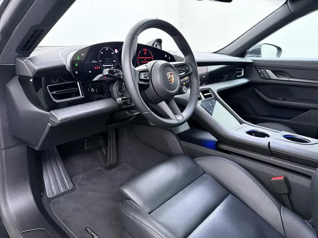 Porsche Taycan Performance 84 kWh 2024 Elektrisch 19