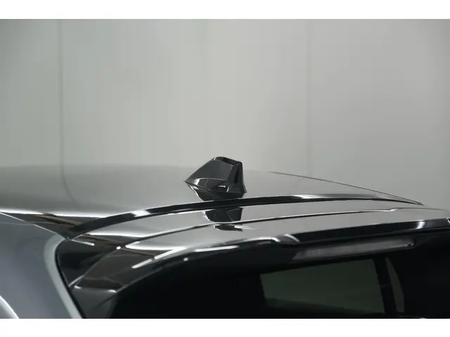 Peugeot 208 Hybrid 136 e-DCS6 GT 2024 Hybride Benzine 23