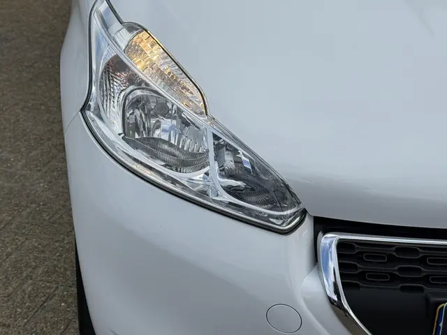 Peugeot 208 1.2 VTi Envy 2014 Benzine 20