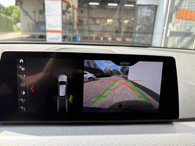 BMW 5 Serie Touring 520i High Executive 2018 Benzine 11