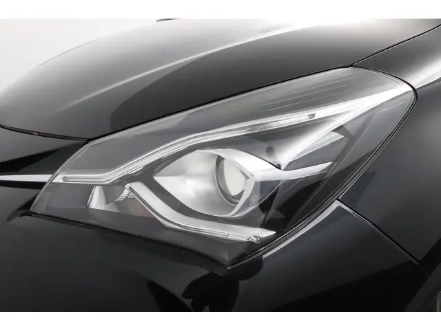 Toyota Yaris 1.5 Hybrid Dynamic 2020 Hybride Benzine 36