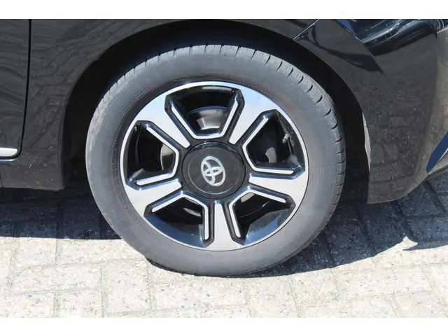 Toyota Aygo 1.0 VVT-i x-clusiv//Camera//ECC!! 2014 Benzine 21