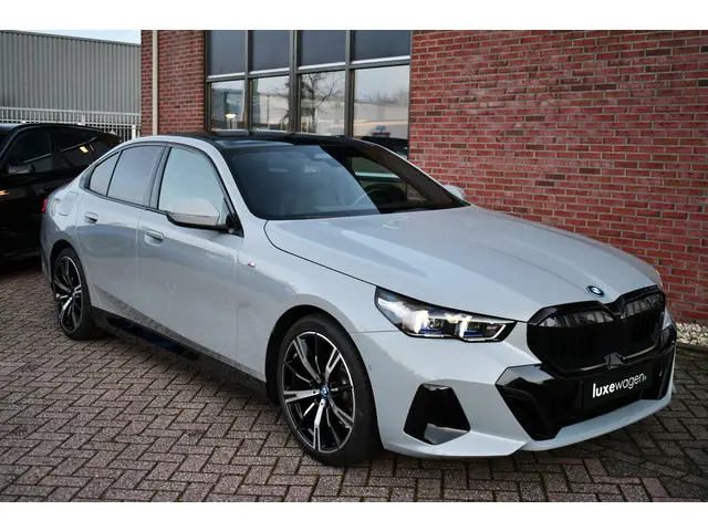 BMW 5 Serie 530e M-Sport 2024 Hybride Benzine 19