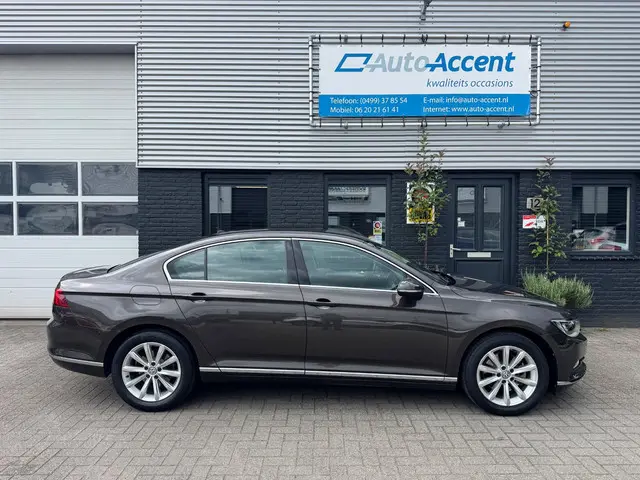 Volkswagen Passat 1.4 TSI ACT Highline 2017 Benzine 2