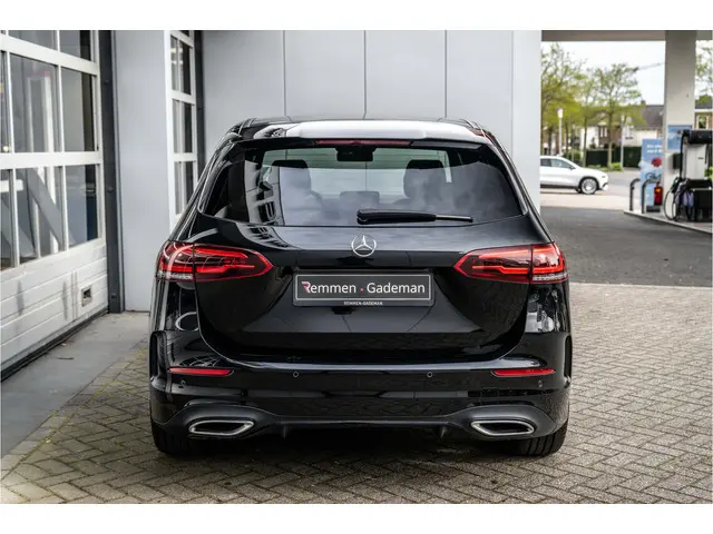 Mercedes-Benz B-Klasse 250 AMG Line 2022 Benzine 8
