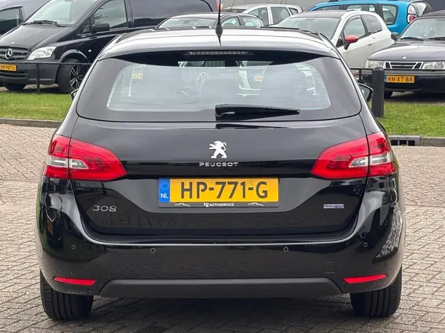 Peugeot 308 SW 1.6 Blue HDI Zwart 2015 2015 Diesel 6