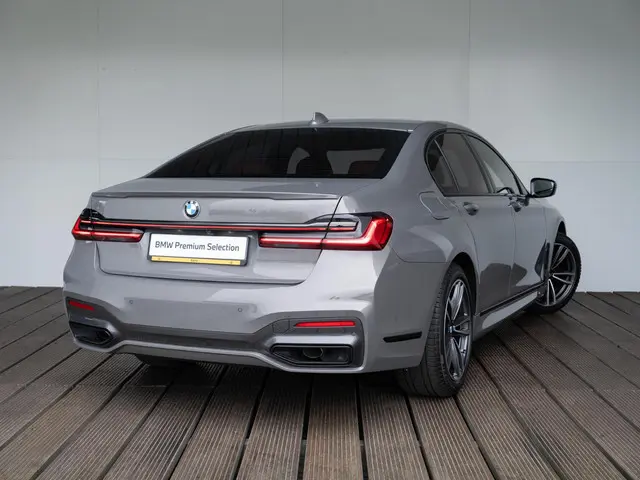 BMW 7 Serie Sedan 745e 2021 Hybride Benzine 2