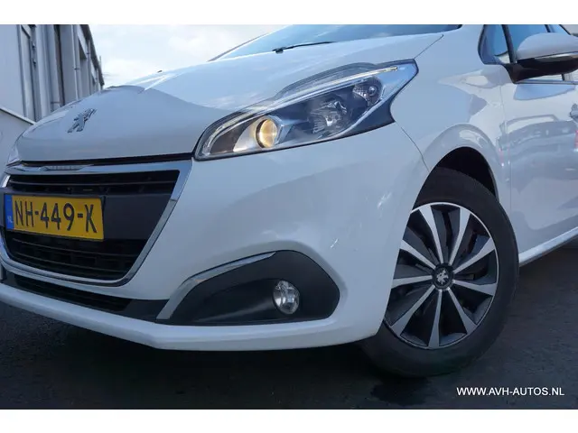 Peugeot 208 1.2 PureTech Blue Lion 2017 Benzine 11