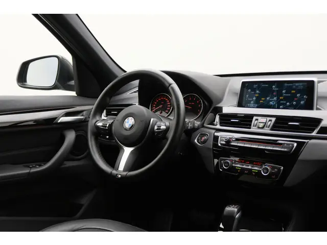 BMW X1 sDrive18i Centennial High Executive 2016 Benzine 27