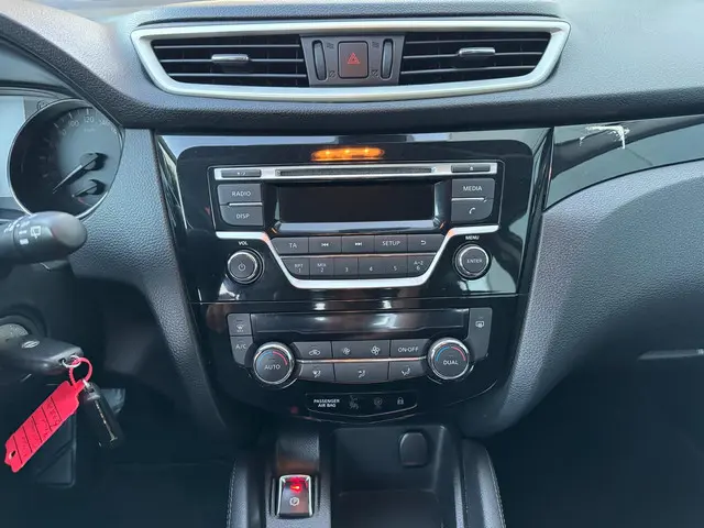 Nissan QASHQAI 1.2 Acenta ( TREKHAAK + AIRCO ) 2014 Benzine 12