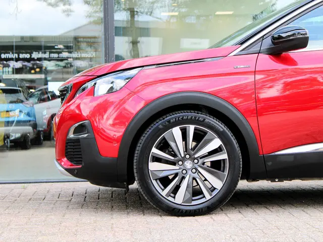 Peugeot 3008 1.6 e-THP GT Line 2016 Benzine 12