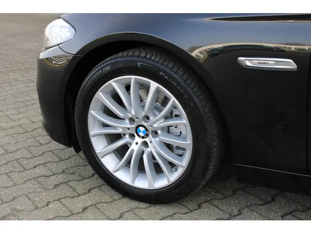 BMW 5 Serie 520i Executive 2014 Benzine 23
