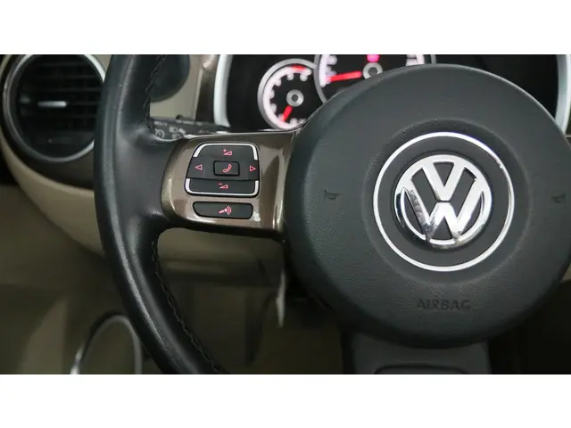 Volkswagen Beetle 2.0 TDI 140pk Design 2013 Diesel 31