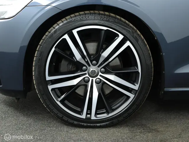 Volvo V60 2.0 T4 R-Design / polestar 211pk 2019 Benzine 9
