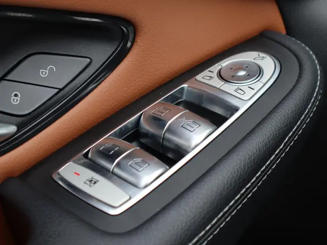 Mercedes-Benz GLC 300e 4MATIC 2020 Hybride Benzine 14