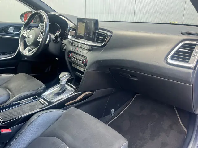 Kia Ceed 1.4 T-GDi GT-PlusLine 2019 Benzine 10